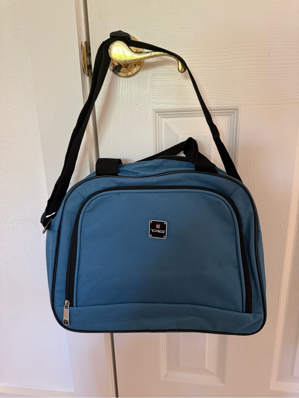 Tag Men's Travel Bag with Black Strap